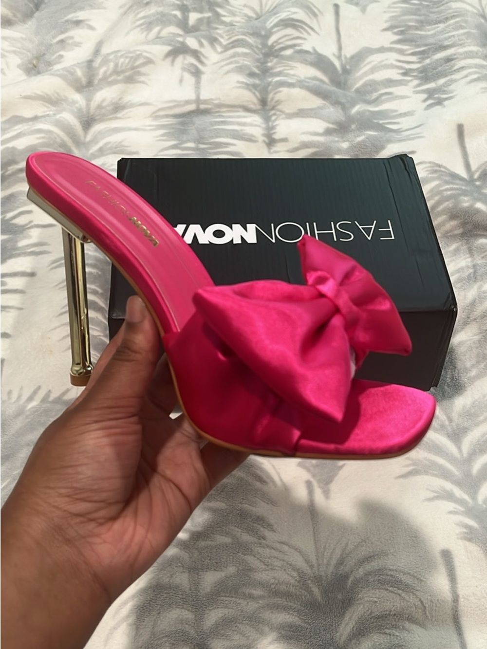 Fashion Nova Fuchsia Satin Bow Stiletto Slide with Gold Heel - Picture 1 of 2